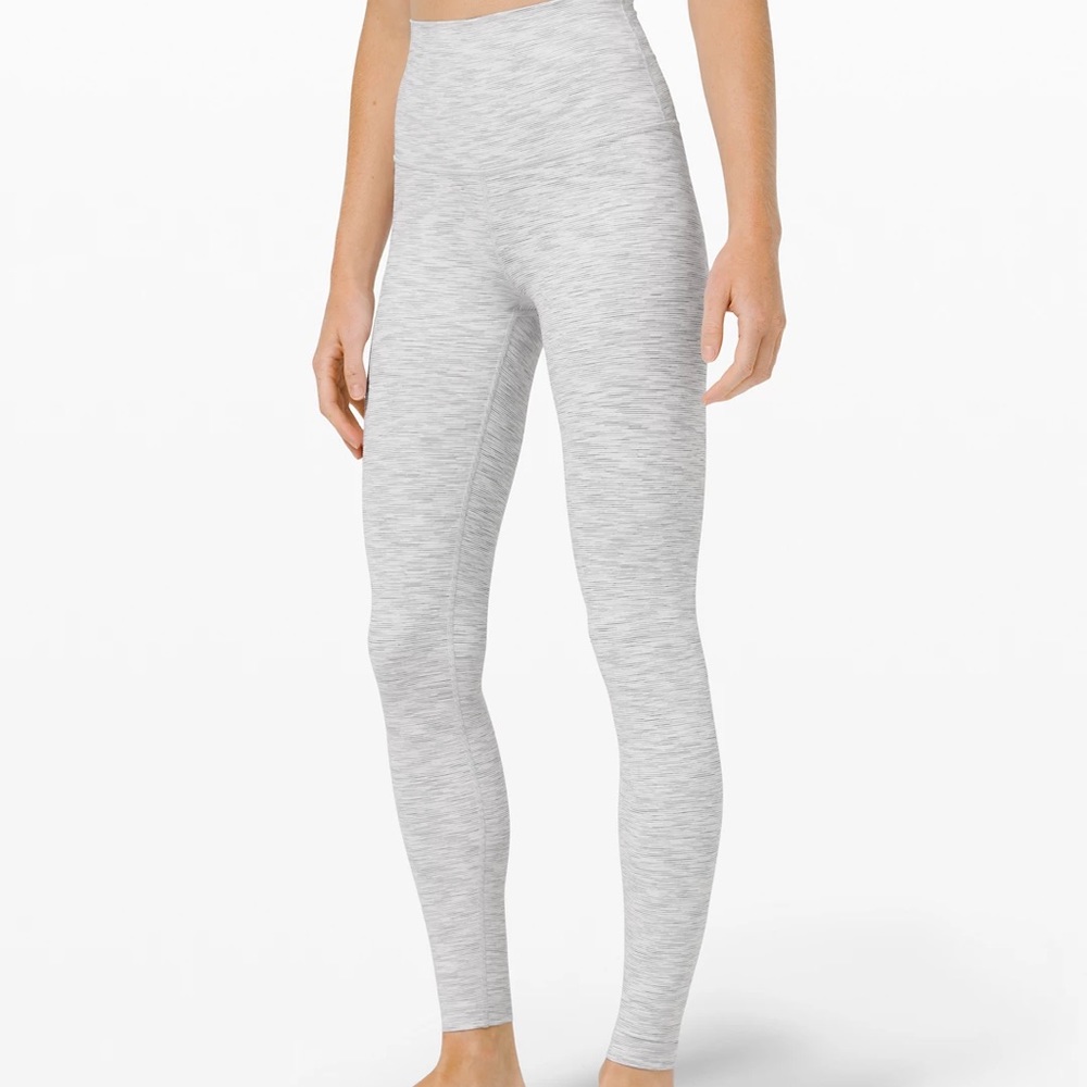 Wunder Under Super High-Rise Tight 28" 
Luxtreme